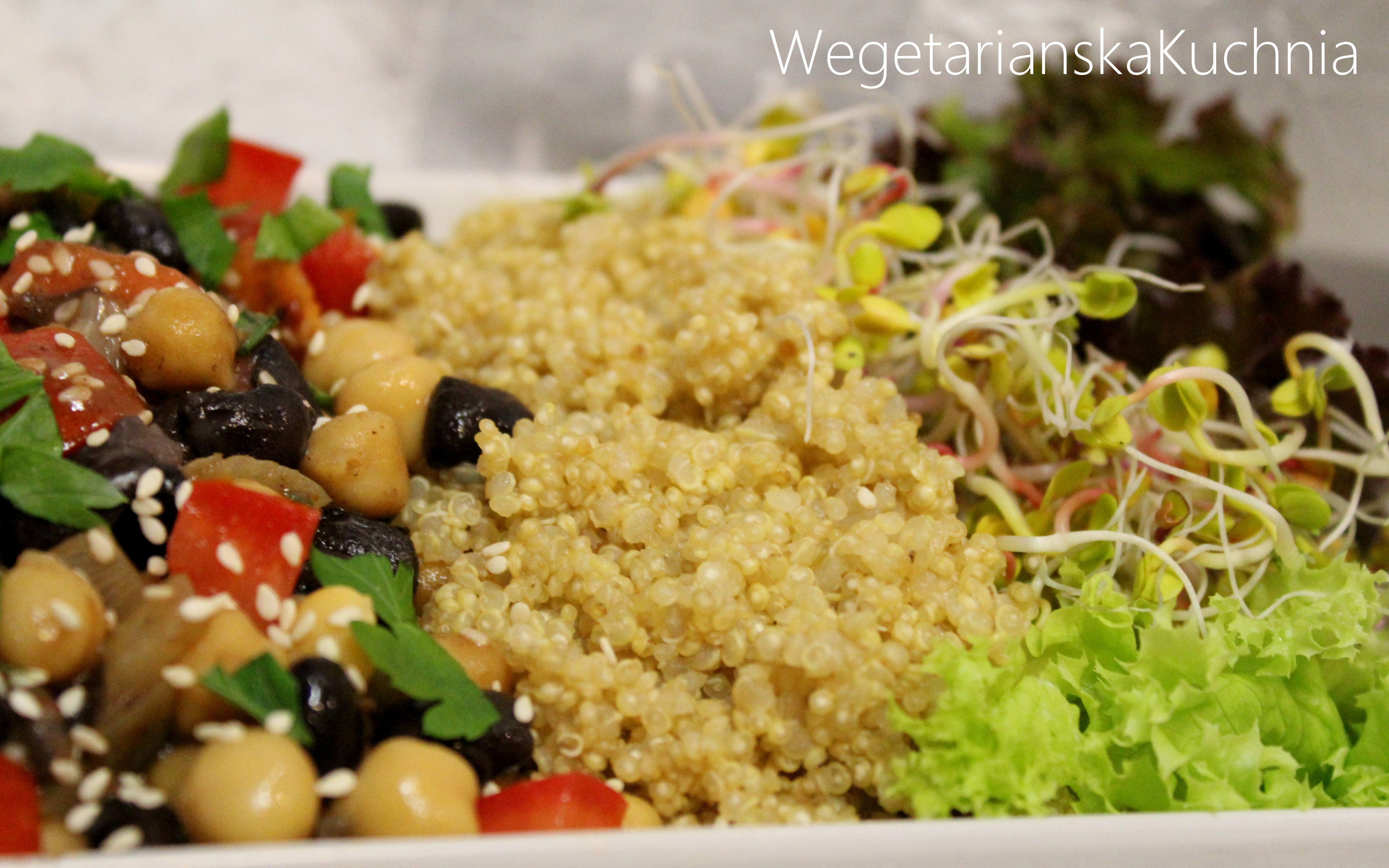 Lunchbox #8 – orientalna ciecierzyca z quinoa i warzywami
